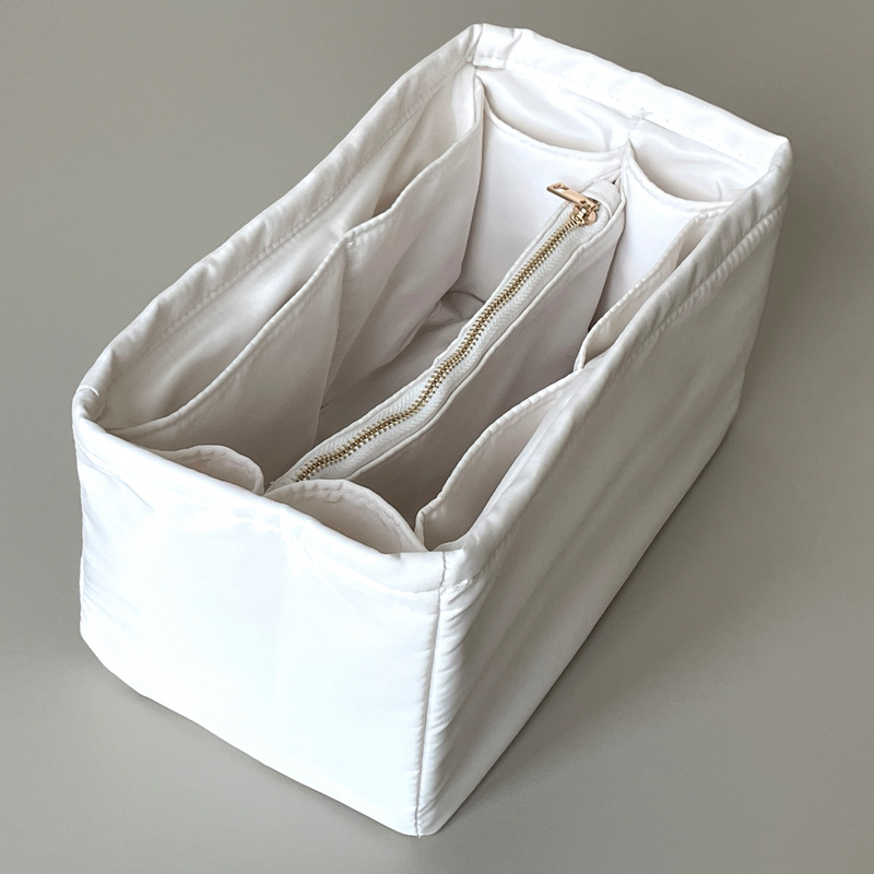 [Everlane Day Magazine Tote] Waterproof Nylon Bag Organizer - Customized Purse Insert, Tote Liner Protector, Handbag Organiser (Type B)